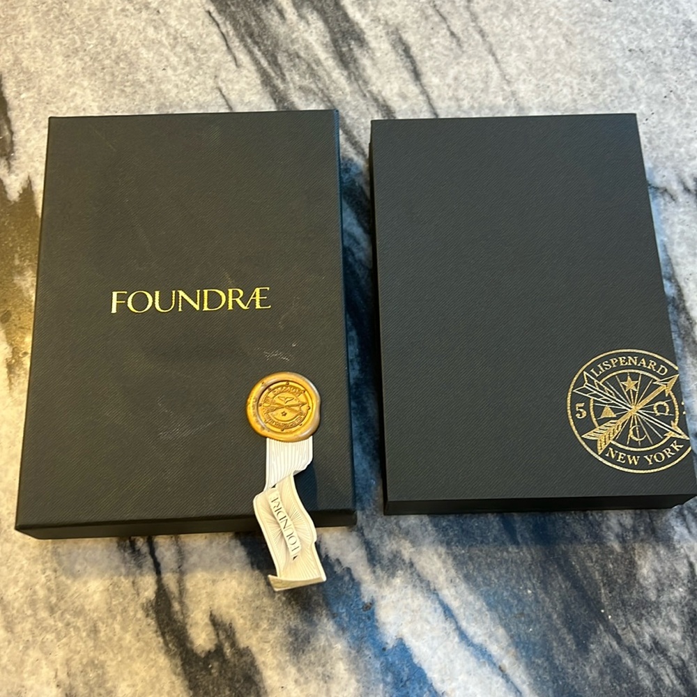 Foundrae necklace box
